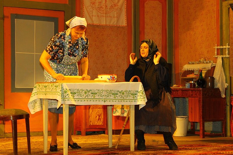 Trampoty z laskou (65).JPG